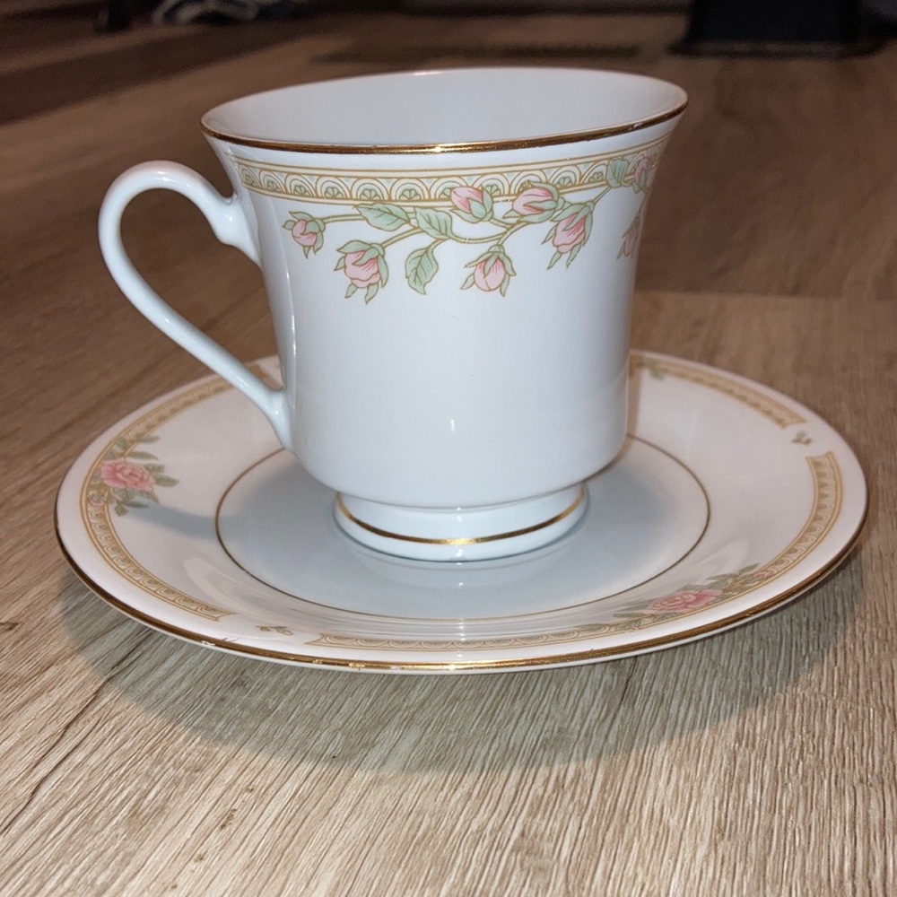 Lynn’s Fine China Teacup and Plate Set